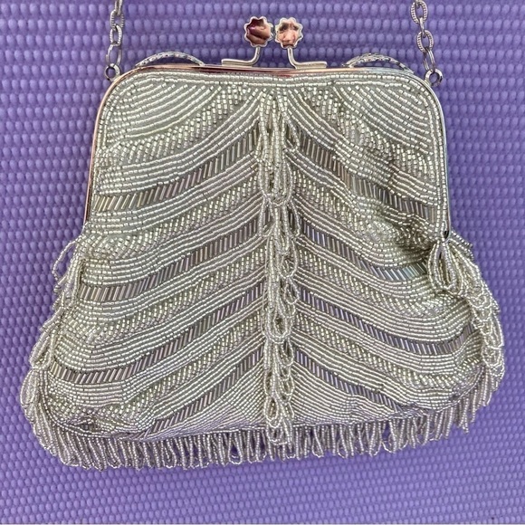 INGE CHRISTOPHER Beaded & Rhinestone Silver Metallic Convertible Clutch   8”x 7” - Picture 7 of 15